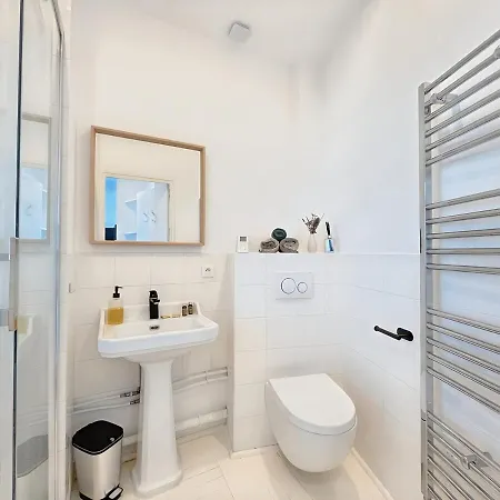 Herouvillers - Bright Duplex In Hypercentre & A Stone's Throw Away Appartement