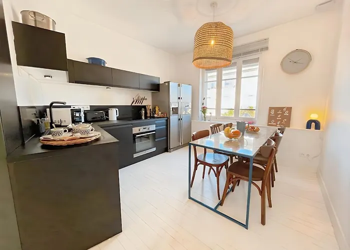 Herouvillers - Bright Duplex In Hypercentre & A Stone's Throw Away