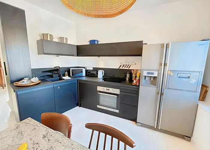 Herouvillers - Bright Duplex In Hypercentre & A Stone's Throw Away Apartamento